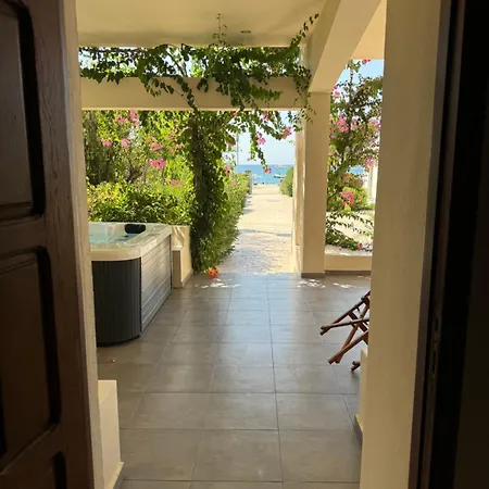 Amaryllis House Apartment Lardos