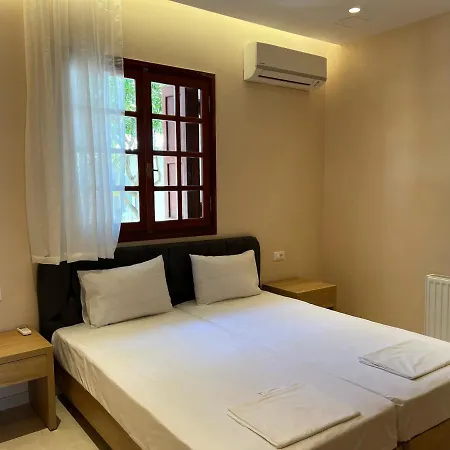 Amaryllis House * 拉多斯