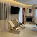 Апартаменты Amaryllis House