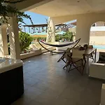 Amaryllis House Апартаменты