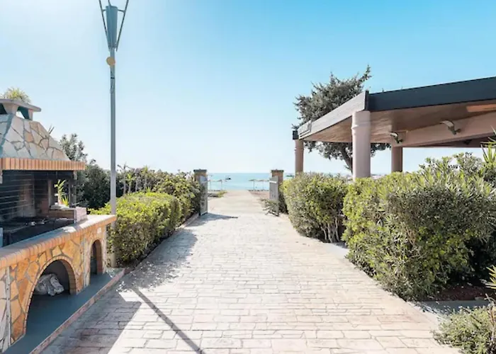 Amaryllis House شقة لاردوس